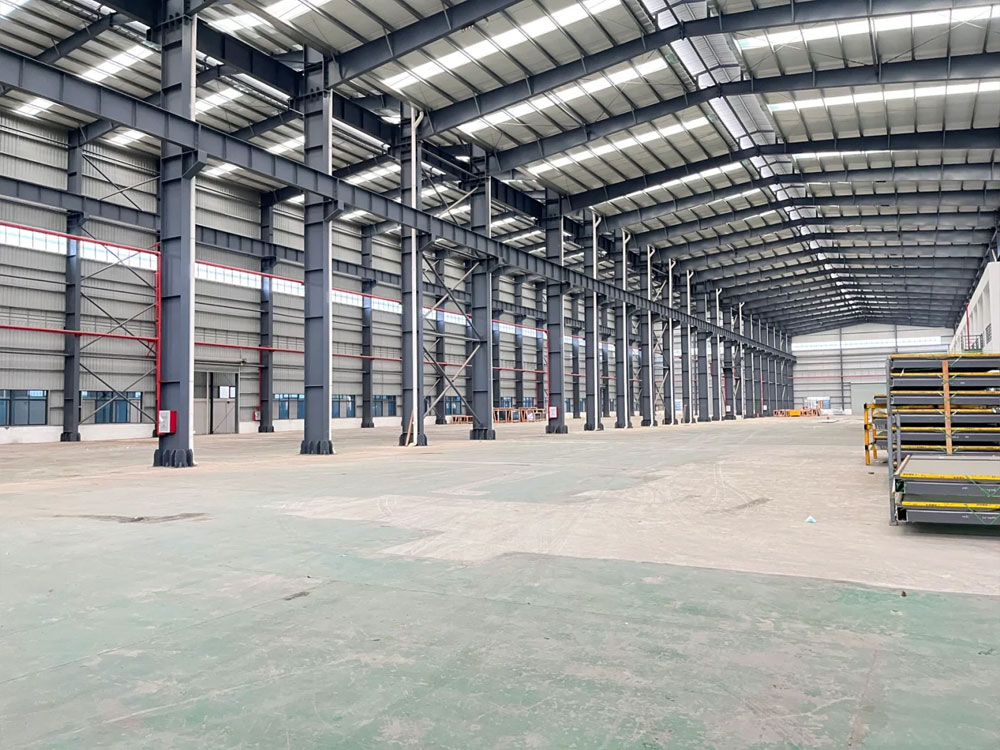 16米高廠房照明優(yōu)化：專業(yè)配置實(shí)現(xiàn)高效與安全